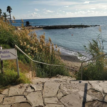 Stylish Garden Apartment At Paphos Harbour Bagian luar foto