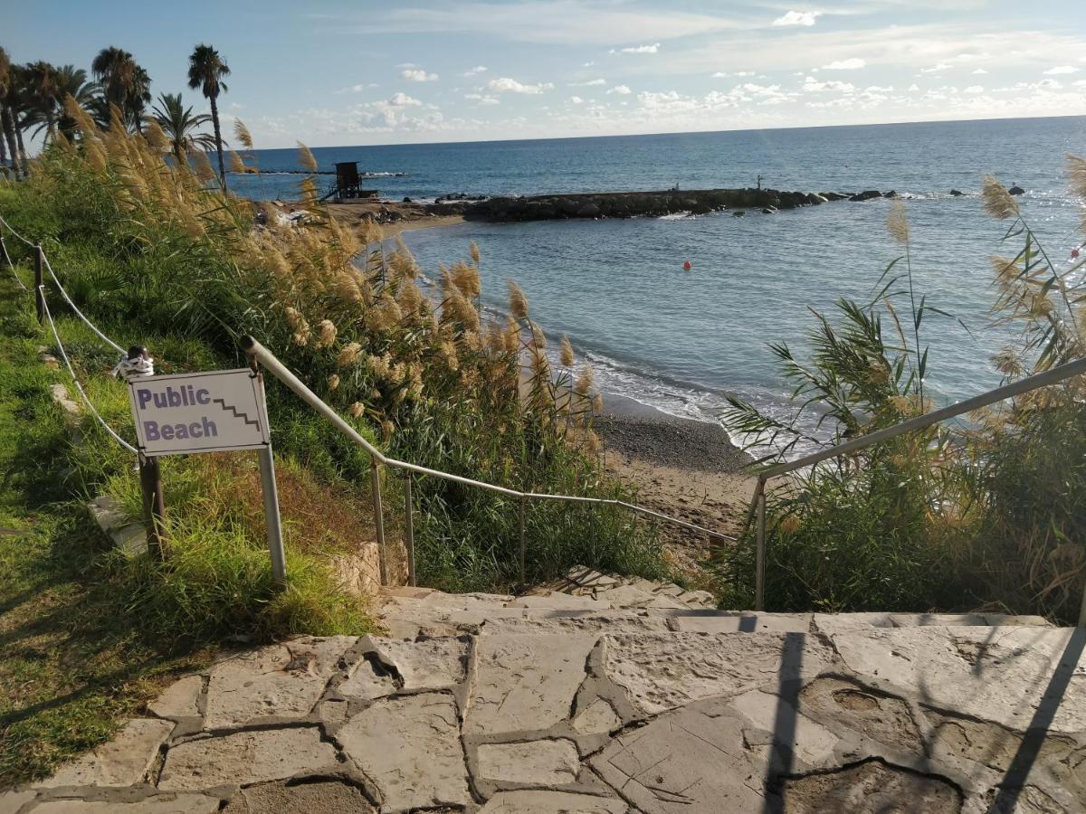 Stylish Garden Apartment At Paphos Harbour Bagian luar foto