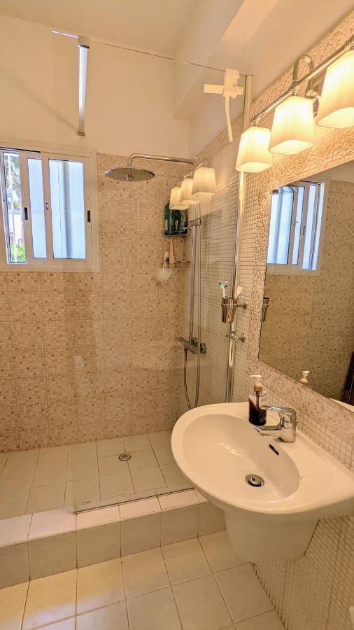 Stylish Garden Apartment At Paphos Harbour Bagian luar foto