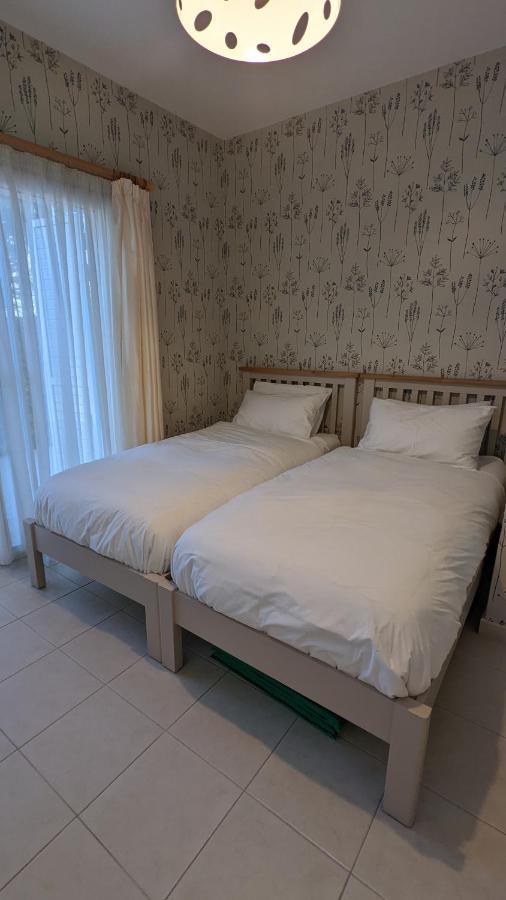 Stylish Garden Apartment At Paphos Harbour Bagian luar foto